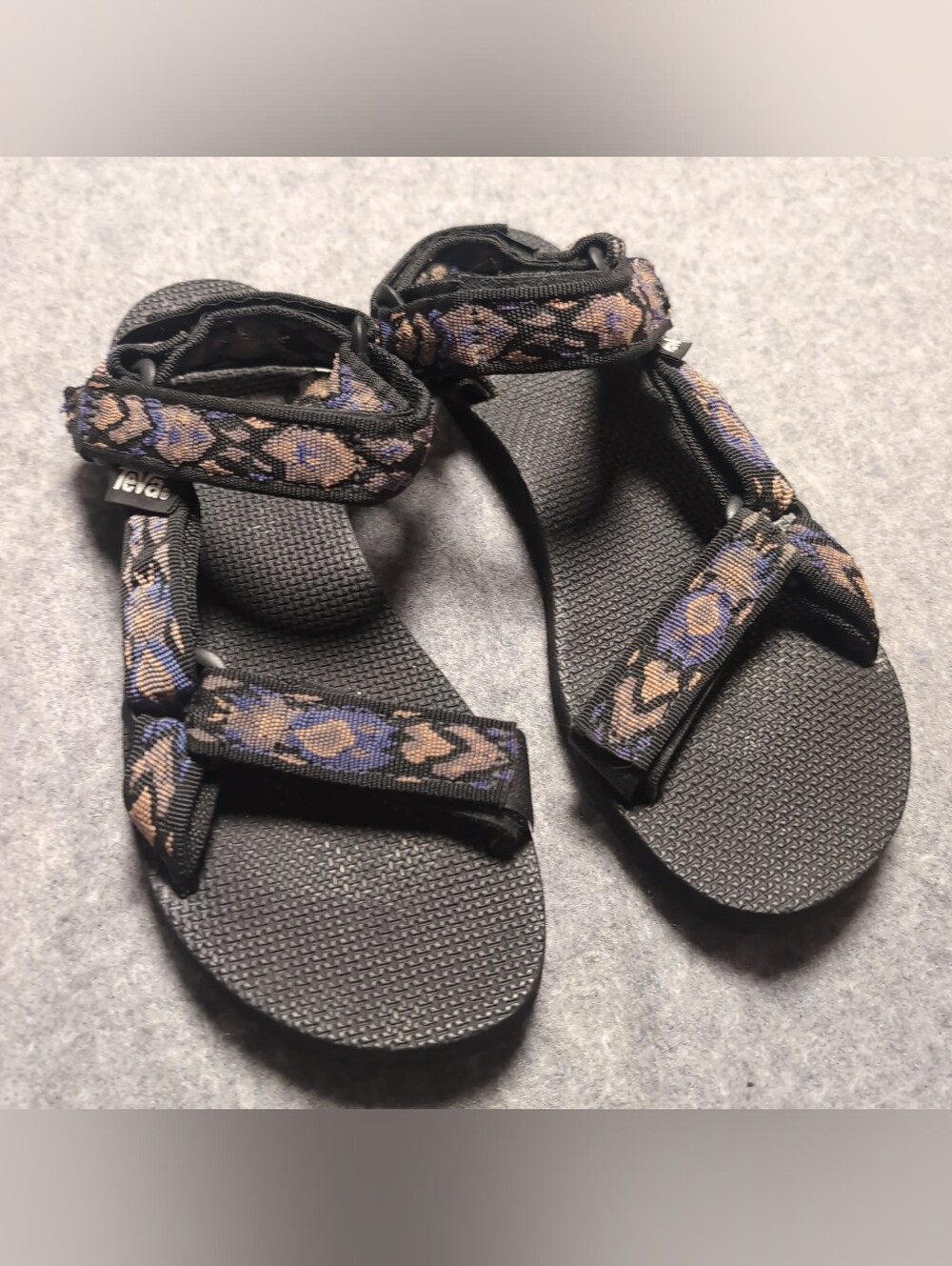 Teva Original Universal Sandals Women Size 8 Geometric Tribal Pattern Straps